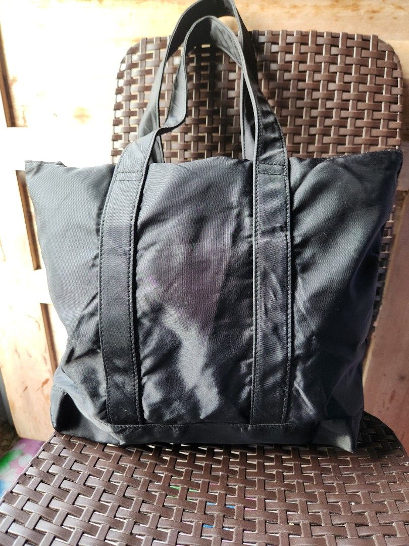 Fs unisex (Category: Luxury Bags & Wallets) located in Tarlac. Submitted by margareth24 (Listing ID 1440268719, Image 1). Description: Ralph Lauren authentic nylon material open tote.