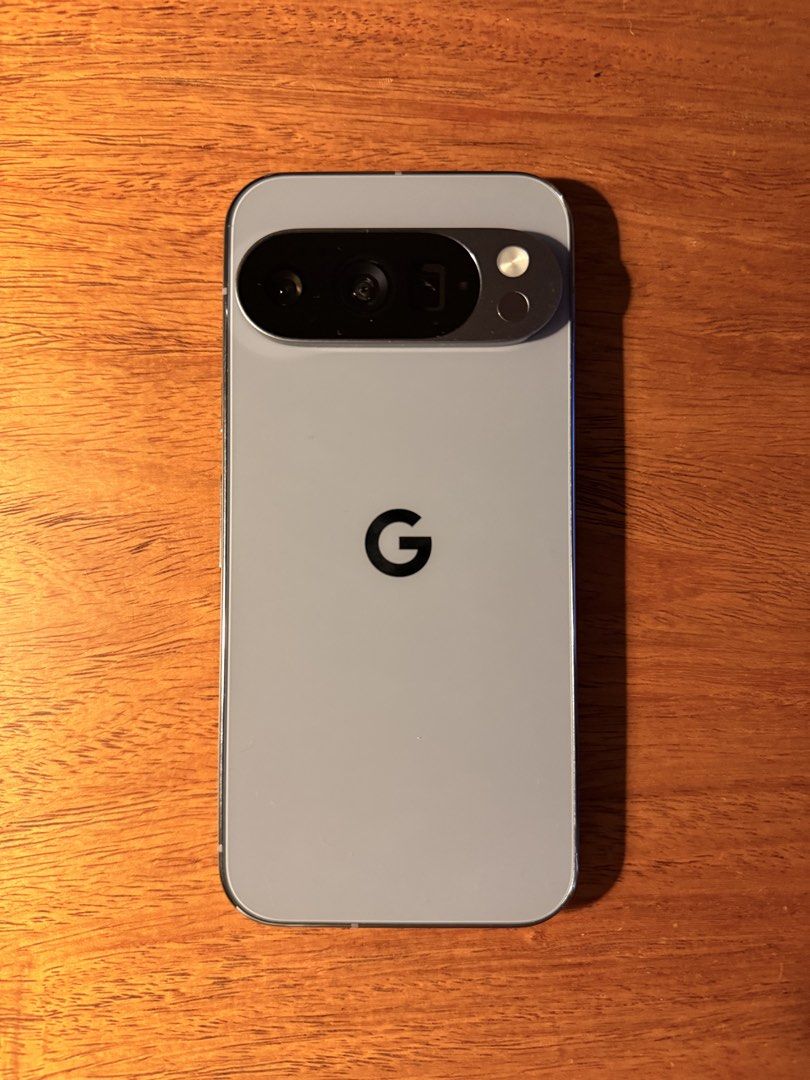 Google Pixel 10 Pro moonstone (Category: Google Pixel) located in Paranaque City. Submitted by carou73118 (Listing ID 1440269890, Image 3). Description: Google Pixel 10 pro moonstone 128 gb Excellent condition. No scratches. No issues 28 charge cycles only US model. 2 esims Complete with box and unused Google charger. With Ringke case and screen protector Factory unlocked Meet ups only at Rockwell Makati. Thanks!.