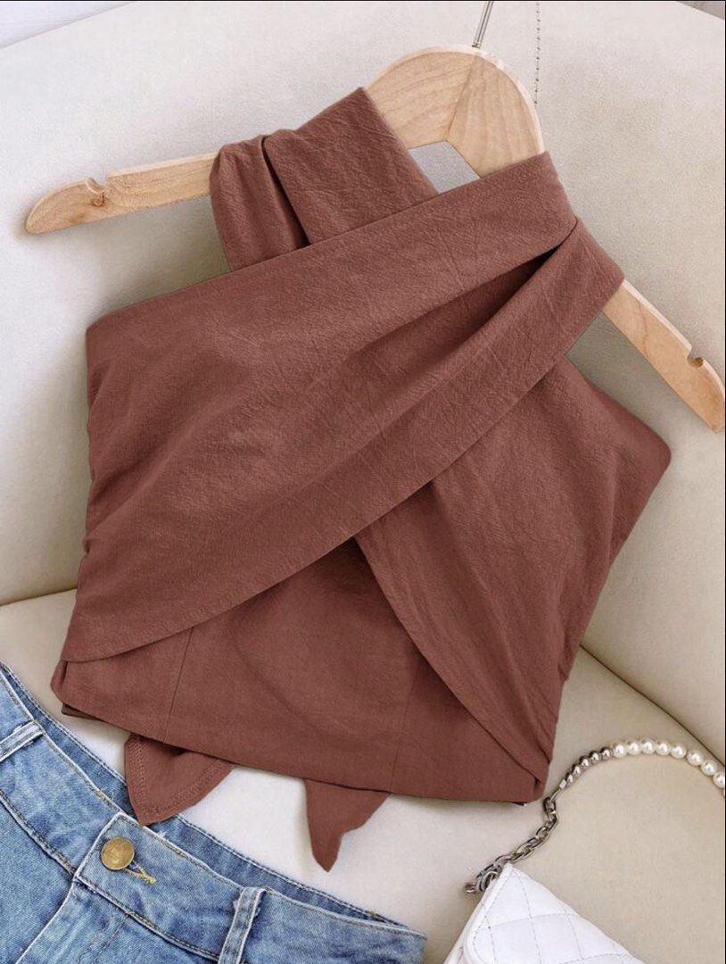 Halter Top (Category: Sleeveless) located in Marikina City. Submitted by ynaaast (Listing ID 1440292167, Image 1). Description: From Shein Size small Never used.