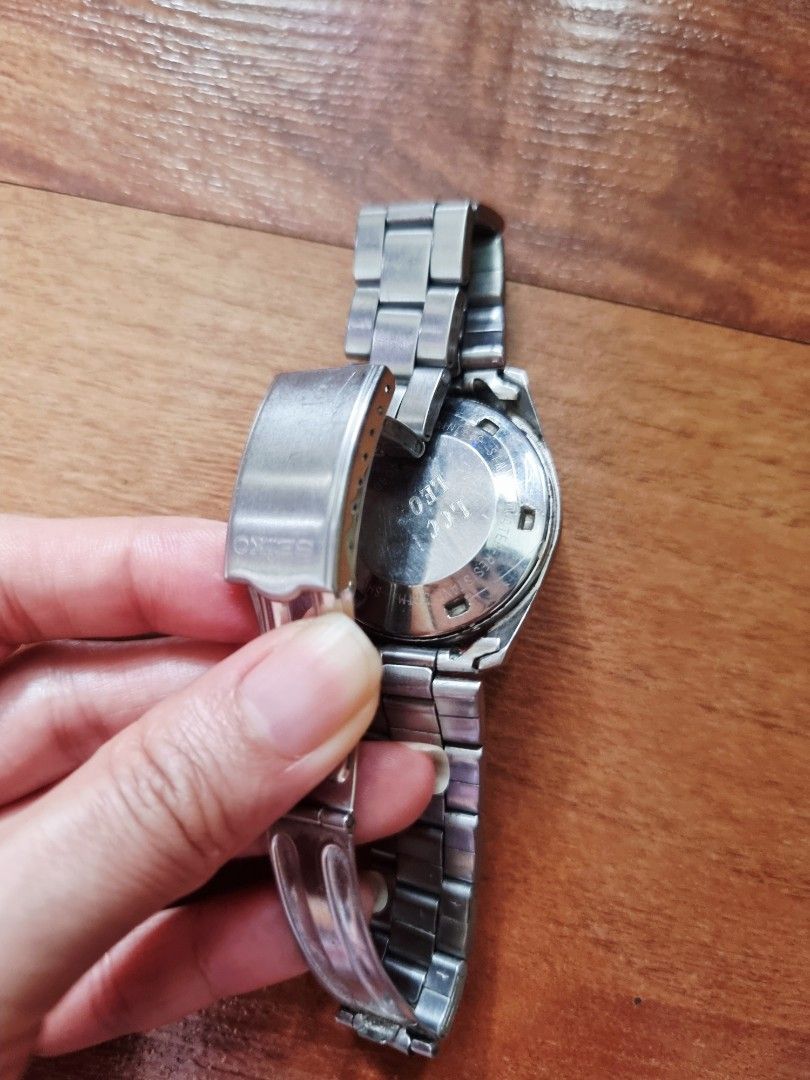 Hamilton Automatic Watch (Category: Luxury Watches) located in Quezon City. Submitted by apspc (Listing ID 1440274652, Image 2). Description: Vintage 1970 Hamilton Watch. Not working anymore and the strap has been replaced by Seiko metal strap. Has name engraving at the back. No box. Can meet up in malls - Trinoma, SM North or Robinsons Galleria.