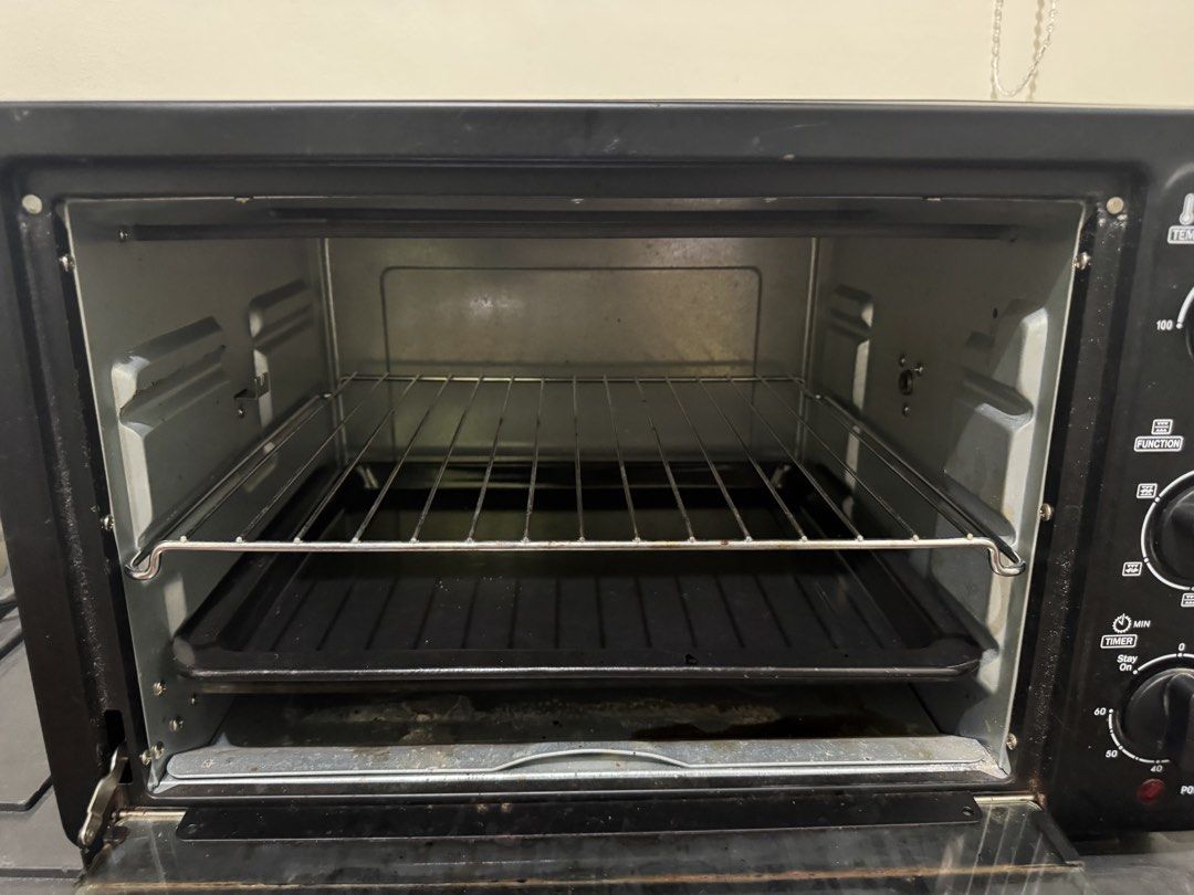 Hanabishi Electric Oven HEO-32SS (Category: Ovens & Toasters) located in Manila. Submitted by ding.store (Listing ID 1440263123, Image 2). Description: Hanabishi Electric Oven, Model HEO-32SS 32L What you see is what you get Issue: Hindi nag ssteady ang temperature 📍Sampaloc, Manila .
