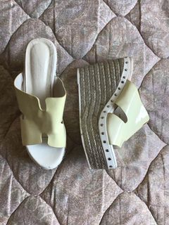 (Category: ) located in . Submitted by iza.goes_thrifting (Listing ID 1440204263, Image 1). Description: .