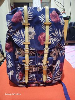 (Category: ) located in . Submitted by bagsforless16 (Listing ID 1440354933, Image 1). Description: .
