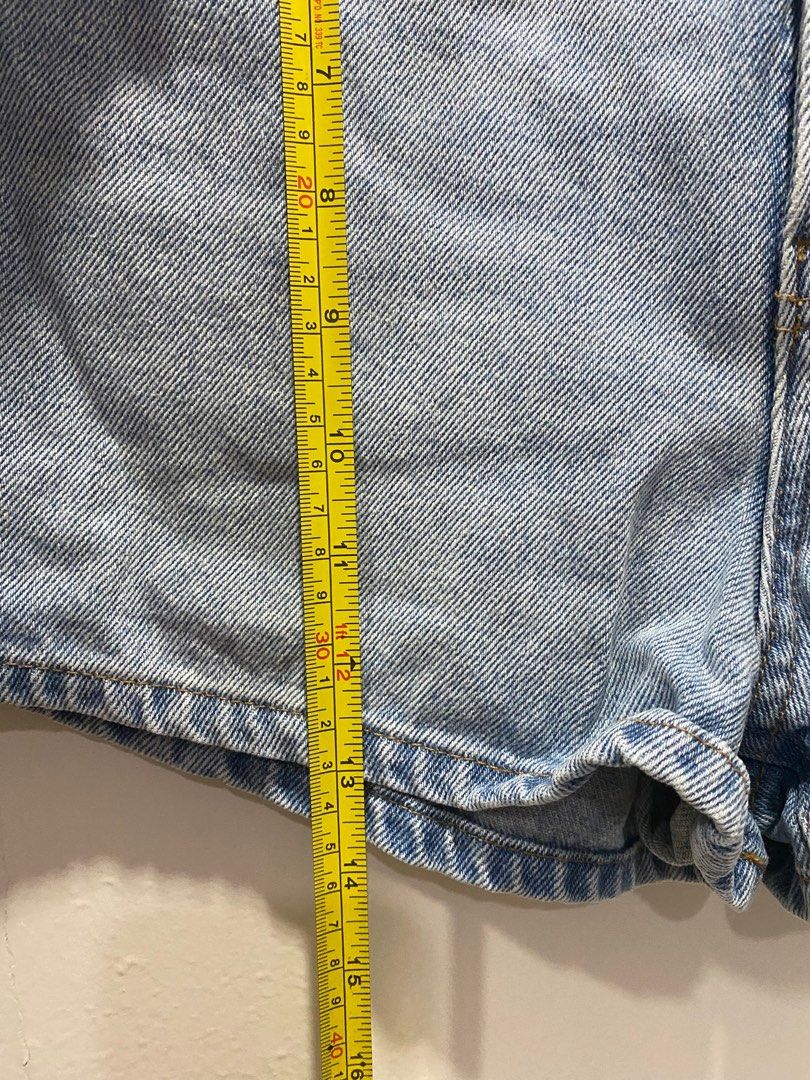 H&M Denim Vintage Short (Category: Shorts) located in Marikina City. Submitted by ae.thrift (Listing ID 1440228203, Image 3). Description: Fits xxs-xs frames. No when worn, cant fit me anymore. Sturdy denim. Measurements included in the pics.