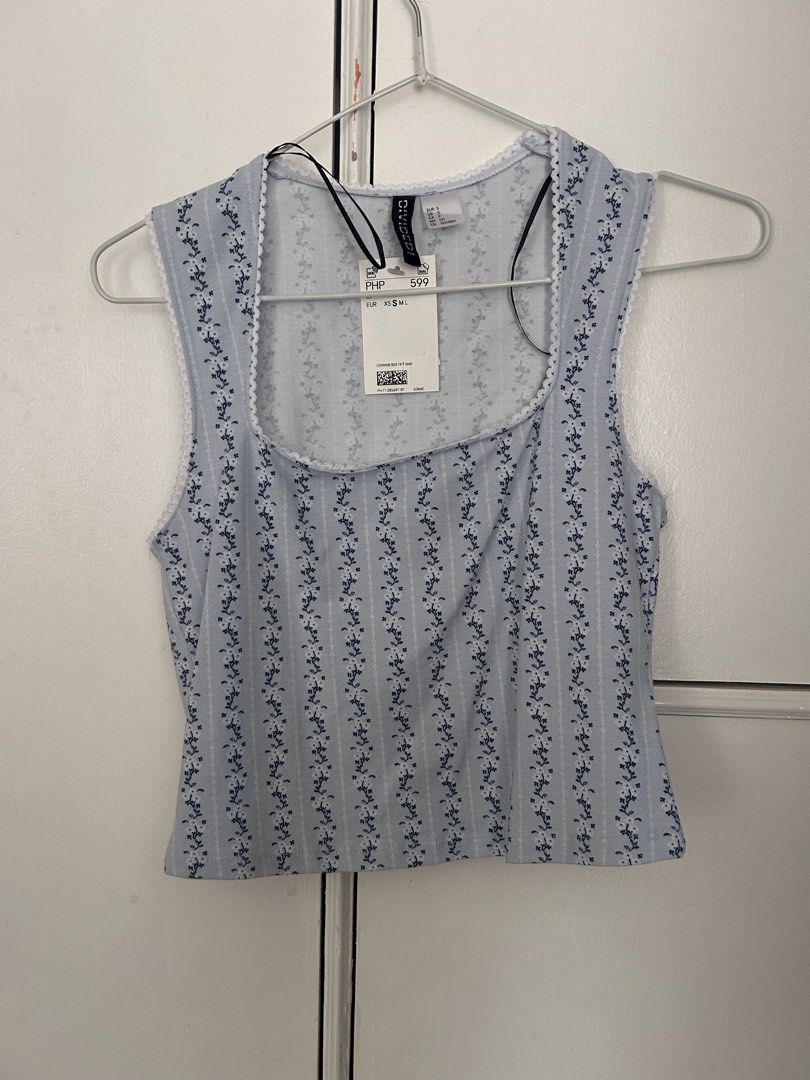 BNWT H&M picot-trimmed sleeveless top (Category: Sleeveless) located in Batac City. Submitted by cjl08 (Listing ID 1440239746, Image 1). Description: .