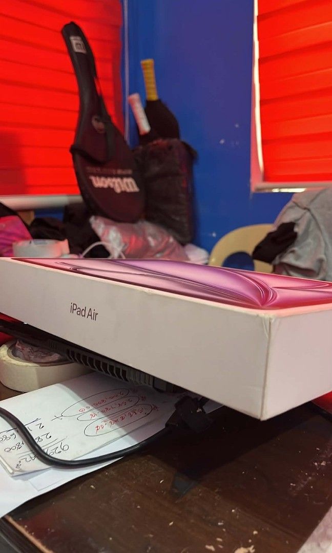 ipad air m3 wifi + cellular (256gb) (Category: iPad) located in Manila. Submitted by marryann56 (Listing ID 1440220625, Image 3). Description: ipad air m3 2025 13" wifi + cellular 256gb 96% battery health cc 112 anysim (esim) no issue no dents no history repair may warranty pa inclusions orig box naka tempered na may casing na din.