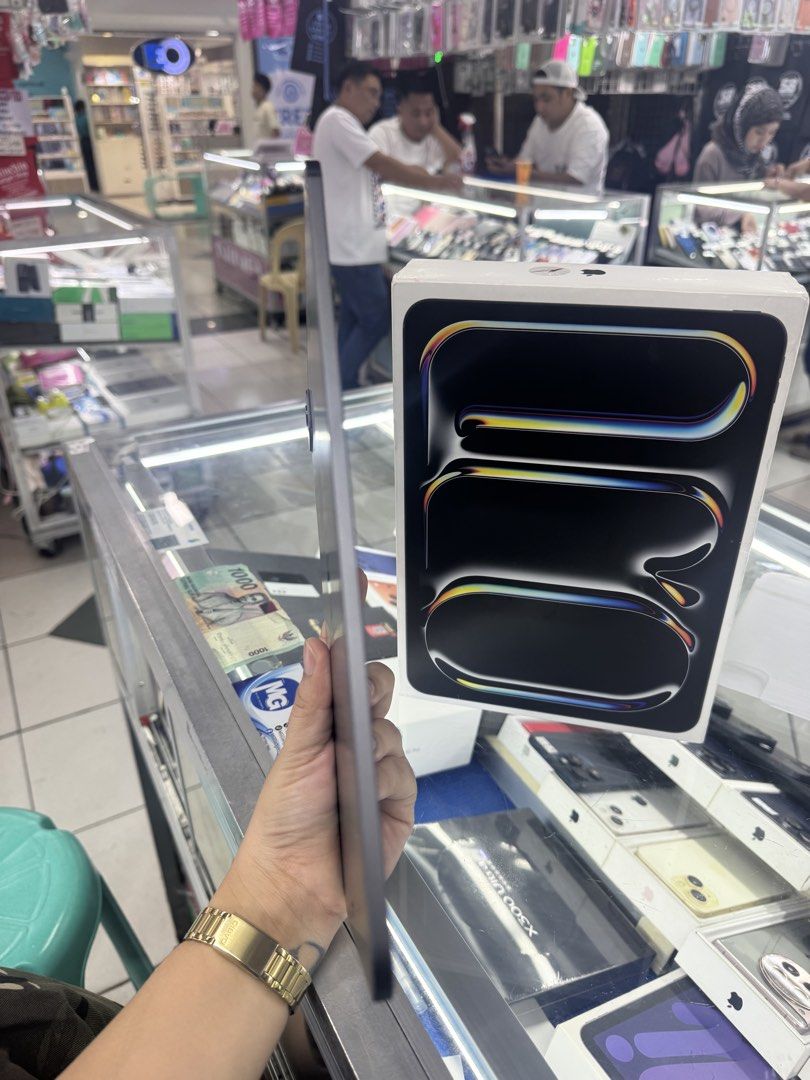 Ipad pro m4 (Category: iPad) located in San Juan City. Submitted by ace_gadgethub (Listing ID 1440349069, Image 2). Description: Ipad pro M4 256gb No issue underwarranty.
