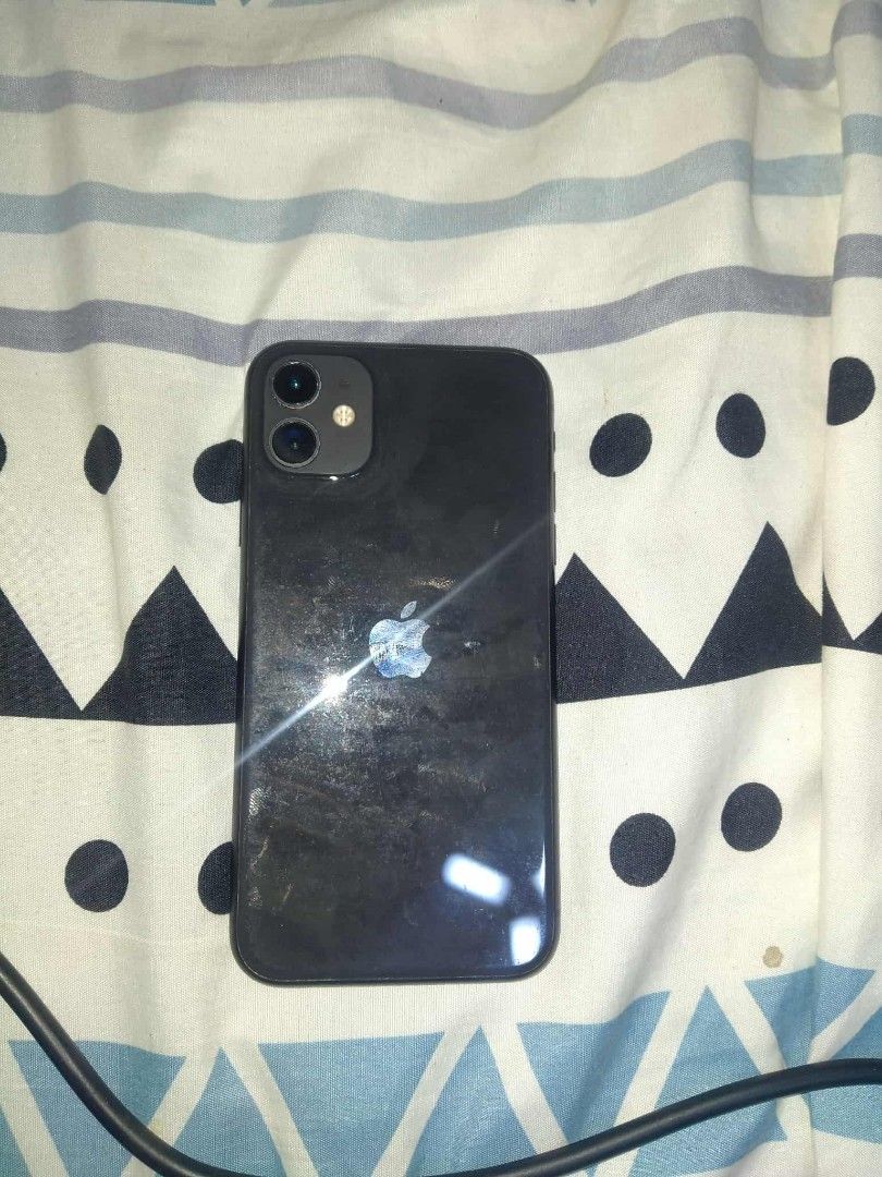 IPHONE 11 (Category: iPhone 11 Series) located in Valenzuela. Submitted by zaii_flip (Listing ID 1440207387, Image 2). Description: SALE OR SWAP SA MAY ADD IOS ANDROID IPHONE 11 128GB PRICE:9K NEGOTIABLE PA NMN PM ✅ F.U (FACTORY UNLOCK) ✅ANY SIM ✅ALL WORKING ✅ 75% BATTERY (ORIGINAL MAKUNAT PA SOBRA) ✅ NO HISTORY REPAIR ✅ FACE ID ✅ TRUE TONE ✅ MAKINIS ✅ CLEAR ALL CAM ✅IOS 26 INCLUSION CASE, CORD 📍 OPEN MEET UP SM VALENZUELA PEOPLES PARK SM GRAND 