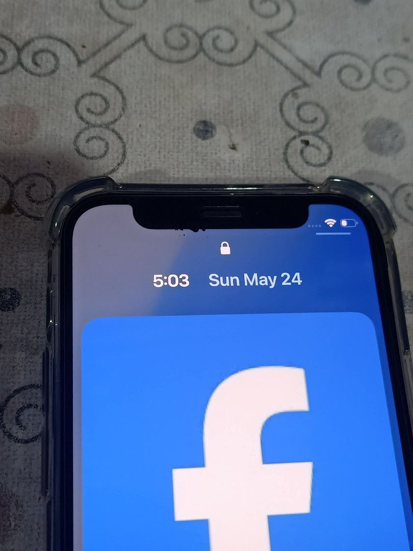Iphone 12 Mini 256 Gb (Category: iPhone 12 Series) located in Binan City. Submitted by zencloud_801473 (Listing ID 1440304119, Image 2). Description: Iphone 12 Mini Personal Use Ios 26💯 256 Gb💯 100 Battery Health💯 Truetone💯 Isang beses palang nalogin ng icloud💯 No history of repair💯 No Unknown Parts💯 No sim Restrictions💯 Malinaw cam no issue💯 Issue:(Screen) may maliit na black spot sa camera pero di affected yung camera at screen perform