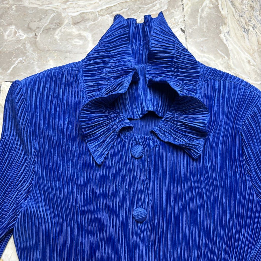 Issey Miyake Fete (Category: Dresses) located in Dinalupihan. Submitted by hell.thrift (Listing ID 1440214222, Image 3). Description: Issey Miyake Fete No issue as new Length:33 Width:16 can strech.