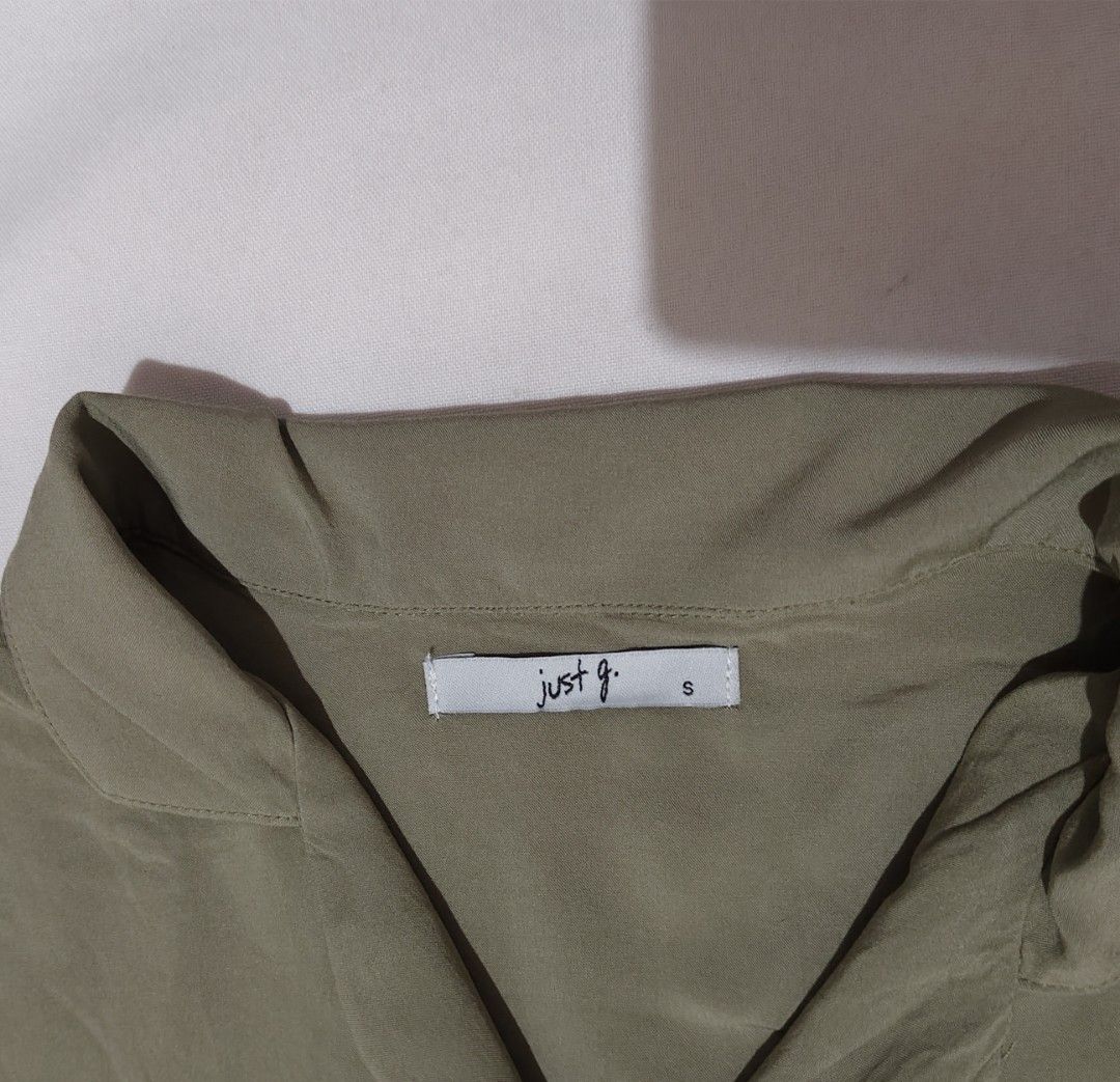 Just G Front Tie Polo Shirt (Category: Others Tops) located in Caloocan City. Submitted by legit_store (Listing ID 1440352528, Image 2). Description: ☑️ LAST PRICE POSTED ❗ ☑️ Please manage your expectations since all items are preloved ☑️ Please be considerate if there's any unnoticed flaws on your orders.