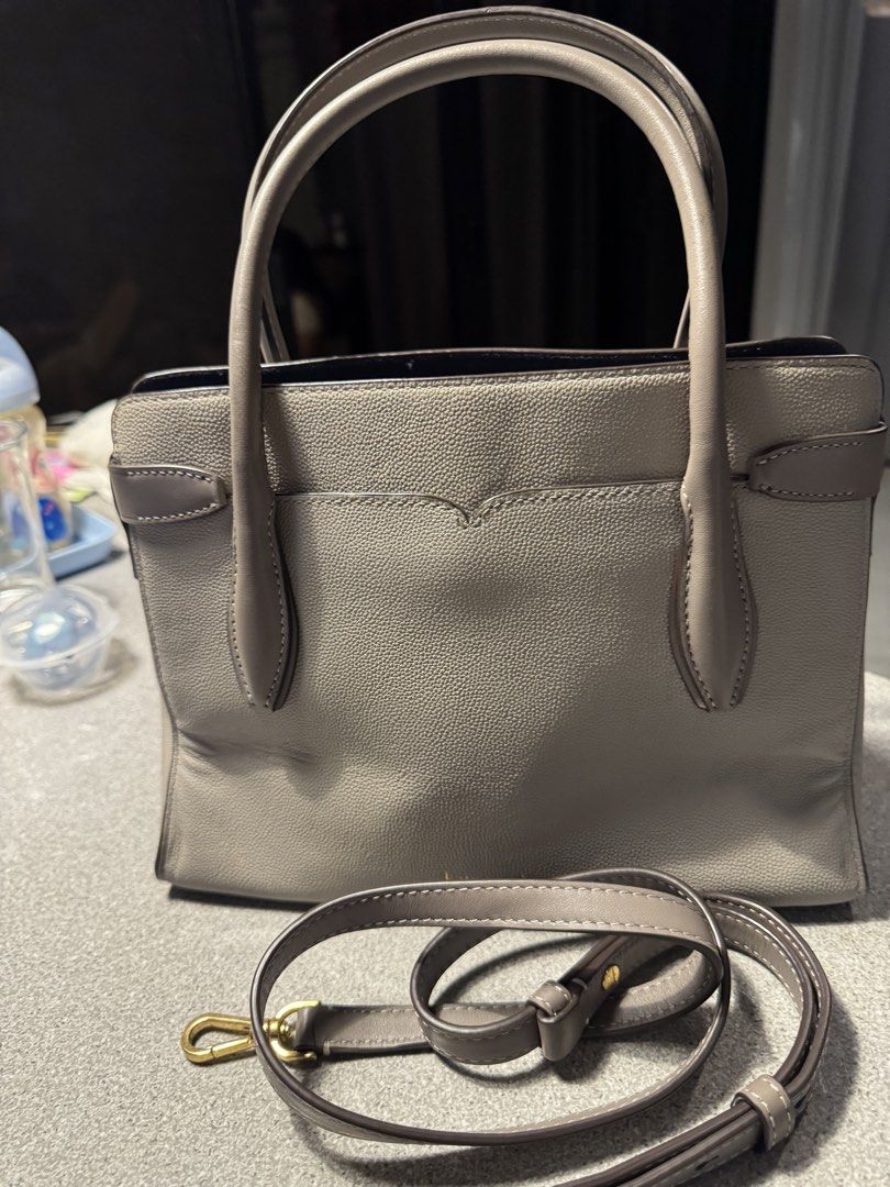 Katespade sling (Category: Cross-body Bags) located in Bulacan. Submitted by everythinggood26 (Listing ID 1440341883, Image 3). Description: .