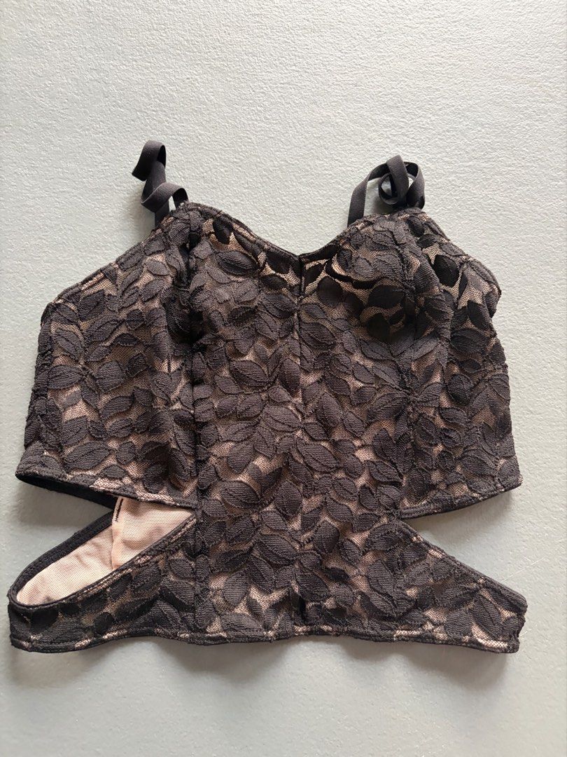 Lace Top with Inner Lining (Category: Sleeveless) located in Paoay. Submitted by jscrb (Listing ID 1440344972, Image 1). Description: XS.