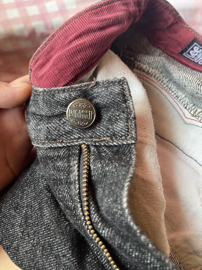 Lee x Gossip Denim Jeans (Category: Jeans) located in Toledo. Submitted by klnmia (Listing ID 1440273643, Image 3). Description: - Vintage Lee x Gossip Jeans - Dark wash denim with a unique marbled effect - Flattering high-waisted fit - Classic button fly closure - Special button details on ankle cuffs - Stylish corduroy waistband accent - Ideal for achieving a cool retro look.