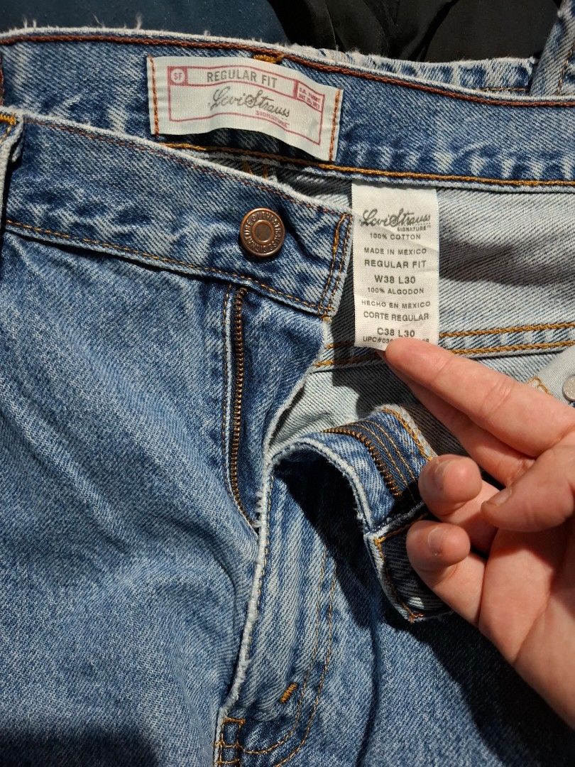 Levi's 505 Regular Fit Jeans W38 L30 (Category: Jeans) located in Pasig City. Submitted by dmgthrifty (Listing ID 1440321611, Image 2). Description: - Classic light wash Levi's 505 jeans - Regular fit, straight leg - Made in Mexico - Size: W38 L30 - Durable and comfortable denim - Ideal for casual wear - Ready for a new home.