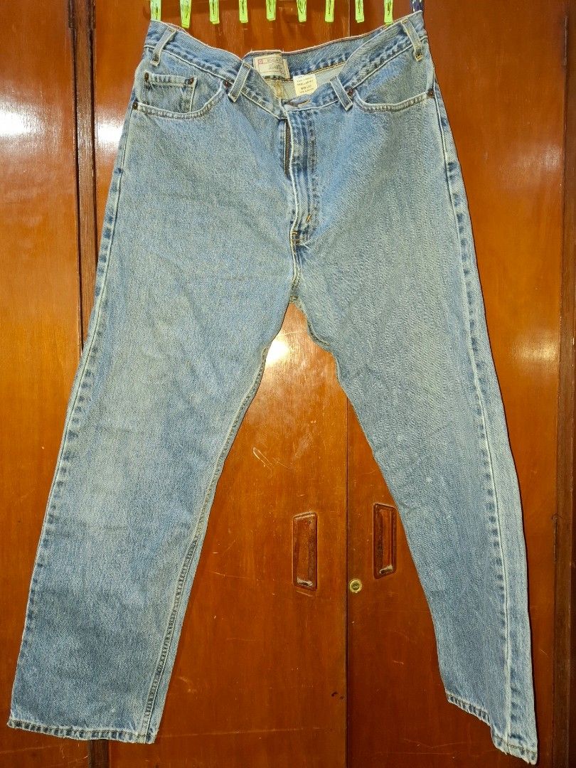 Levi's 505 Regular Fit Jeans W38 L30 (Category: Jeans) located in Pasig City. Submitted by dmgthrifty (Listing ID 1440321611, Image 3). Description: - Classic light wash Levi's 505 jeans - Regular fit, straight leg - Made in Mexico - Size: W38 L30 - Durable and comfortable denim - Ideal for casual wear - Ready for a new home.