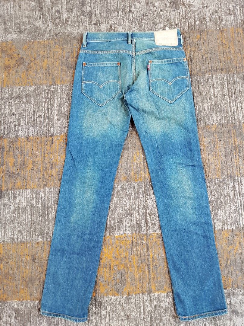 Levi's 511 Jeans W30 L34 (Category: Jeans) located in Iloilo. Submitted by janillthrifted (Listing ID 1440239551, Image 1). Description: - Classic Levi's 511 jeans - Size: 30 waist, 34 length - Color: Blue wash with natural fading - Features: Copper rivets and stitching - Ideal for: Everyday wear.