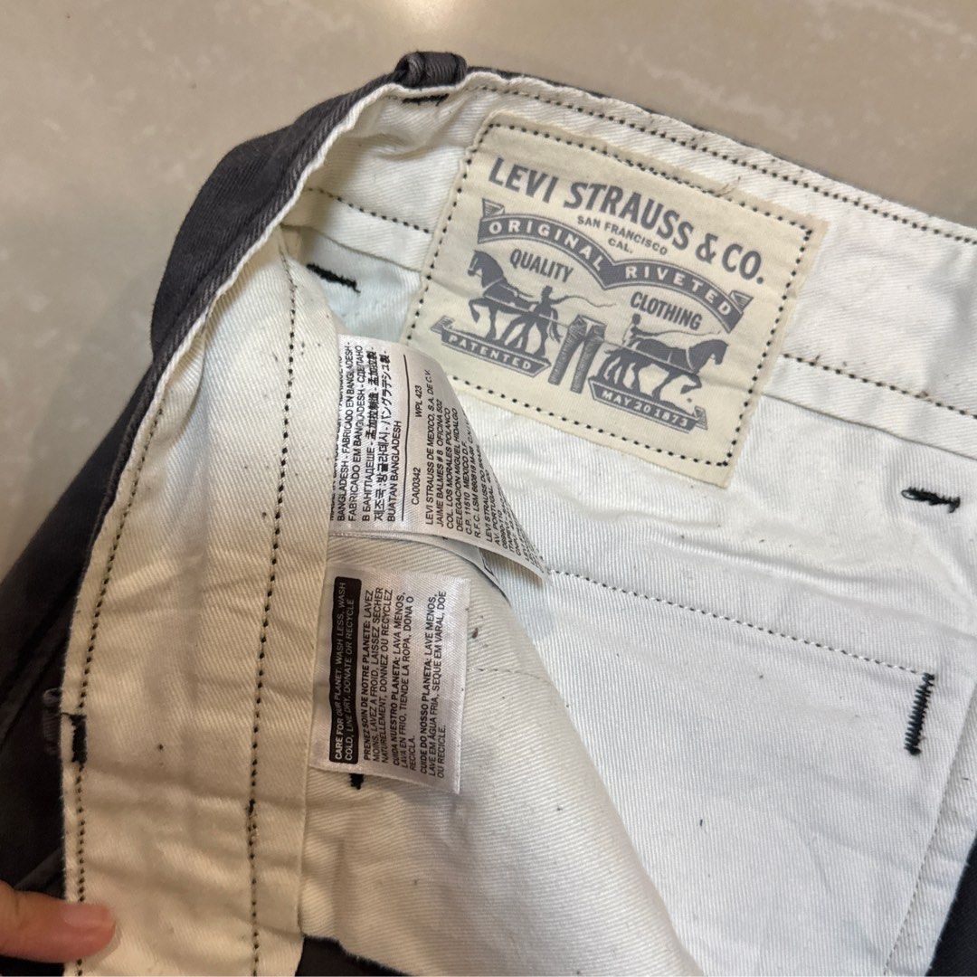 Levi's Engineered Jogger Pants (Category: Joggers) located in Paranaque City. Submitted by prelovedbygracee9 (Listing ID 1440359204, Image 3). Description: Grey Levi's 511 Slim Fit Jogger Pants. Comfortable elastic cuffs and waistband. Button and zip fly. Multiple pockets. Great for casual wear. 32 L / 33 W ‼️If buying 2 or or more items, we’ll give discount 📍Calamba City, Laguna - Shipping via lalamove/j&t .