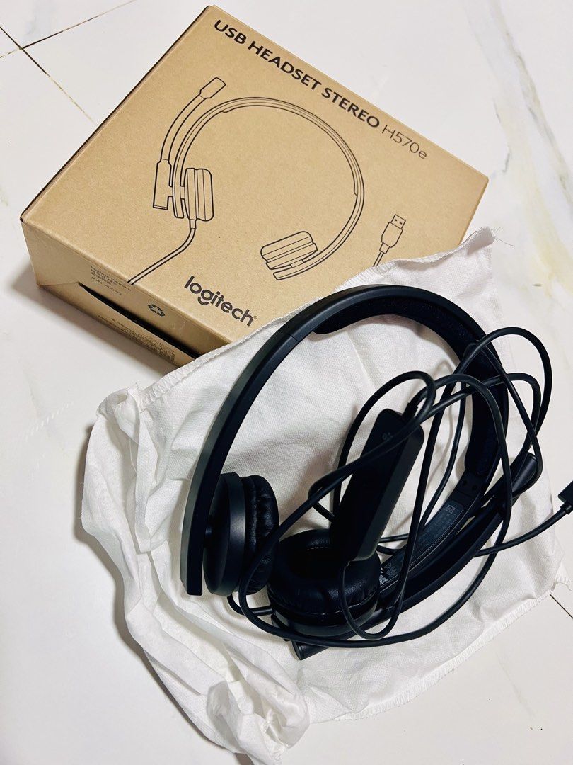 Logitech USB Headset Stereo H570e (Category: Headphones & Headsets) located in Manila. Submitted by jo10111 (Listing ID 1440320662, Image 1). Description: - Logitech H570e USB Stereo Headset - Ideal for calls and online meetings - Easy plug-and-play via USB - Comfortable design for extended use - Adjustable microphone - Comes with original packaging.