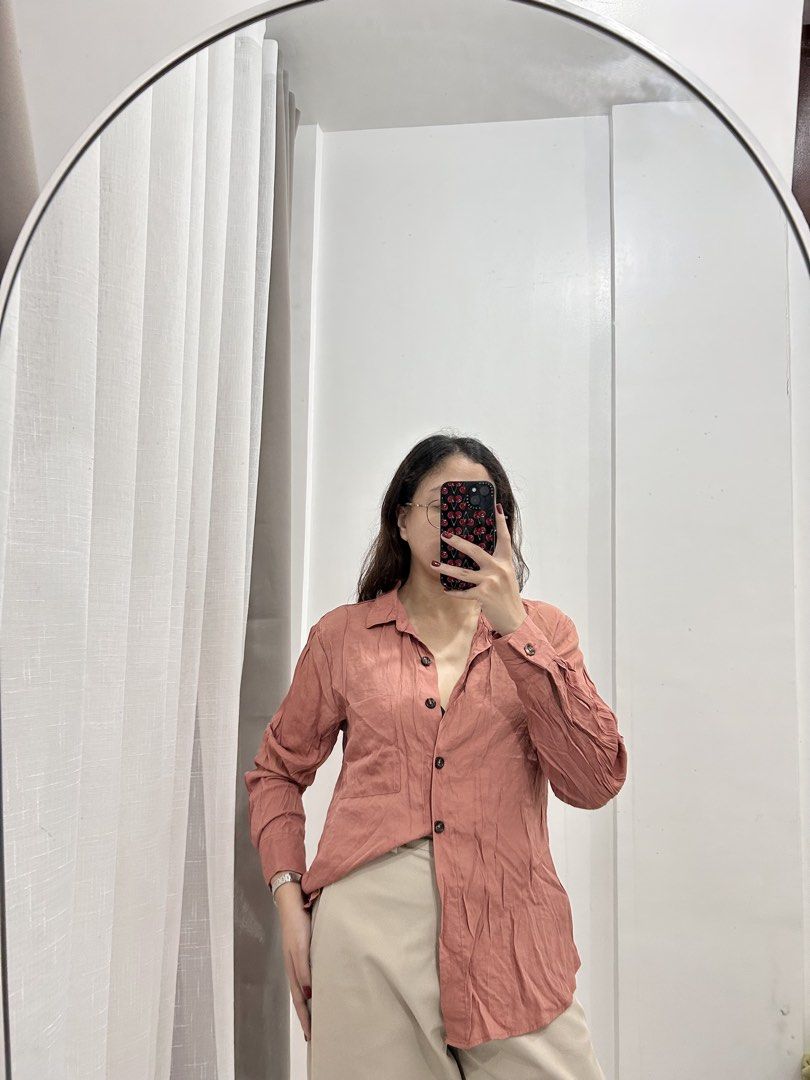 Long Sleeve Button-Up Shirt (Category: Blouses) located in Caloocan City. Submitted by avryph (Listing ID 1440366460, Image 1). Description: - long-sleeve shirt - Collared neckline - Button-up front - Unique textured fabric - Button cuffs - Versatile for dressing up or down MOP: Gcash/BPI Thru J&T Express .