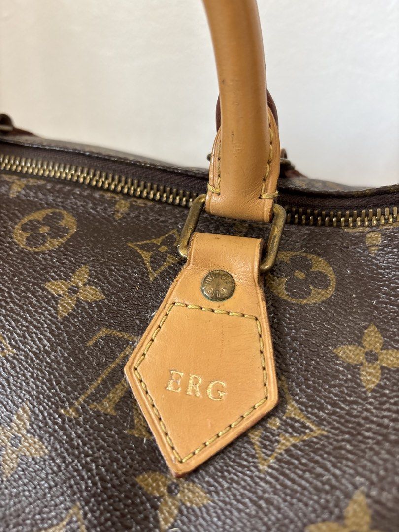 Louis Vuitton Monogram Speedy 30 Handbag (Category: Luxury Bags & Wallets) located in Cabuyao City. Submitted by HelloSunshineDeclutters (Listing ID 1440229257, Image 3). Description: Slightly Negotiable - Authentic Louis Vuitton Speedy 30 handbag - Classic Monogram canvas - Vachetta leather trim and handles - Includes dust bag and Louis Vuitton paperwork - Seldom Used - Bought from Greenbelt 4 - With dustbag and Original Receipt under my name - 