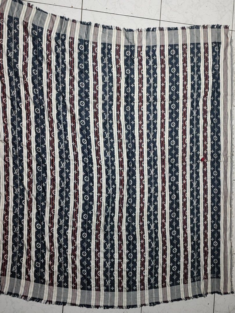 Louis Vuitton Monogram Striped Scarf (Category: Luxury Accessories) located in Baguio. Submitted by ozara.06 (Listing ID 1440383997, Image 1). Description: Louis Vuitton 100% wool ang laki nito 53" x 57" 1500.