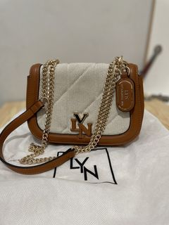 (Kategori: ) berada di . Dikirim oleh cclaralcc (ID iklan 1440274464, Gambar 1). Deskripsi: .