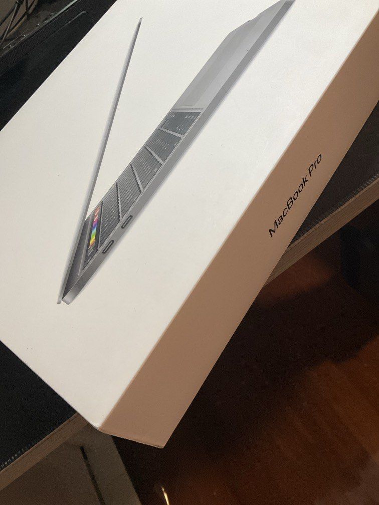 MacBook Pro465730367736391680