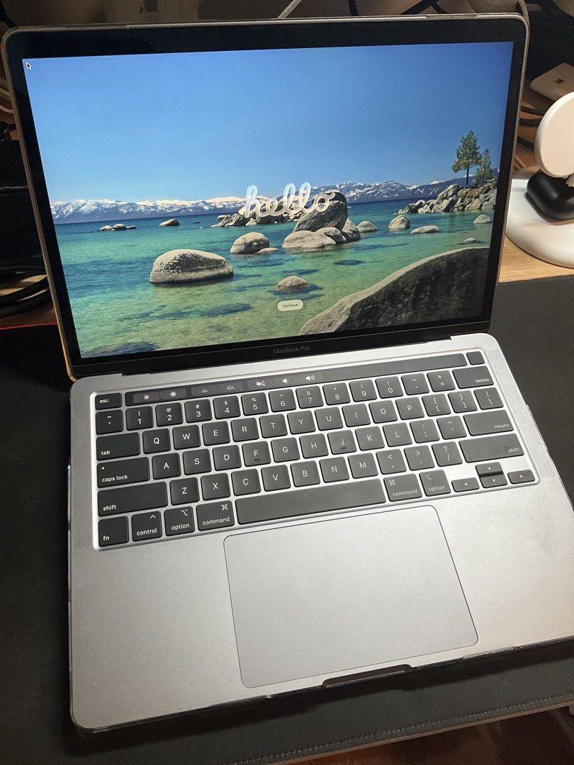 MacBook Pro465730367736391682