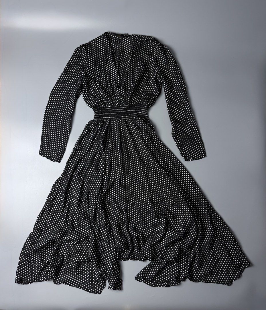 Maje Assymmetric Polca-dot Chiffon Maxi Dress (Category: Dresses) located in San Pablo. Submitted by zzz.archvs (Listing ID 1440341978, Image 1). Description: Still in great condition Size 36 on tag Dimensions: Length 40 inches Shoulder 15 inches Pit to pit 18 inches Sleeve length 23 inches.