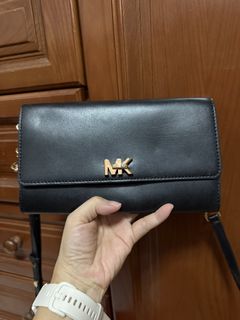 (Category: ) located in . Submitted by lovely_seller (Listing ID 1440216428, Image 1). Description: .