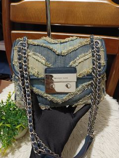(Category: ) located in . Submitted by chihanu (Listing ID 1440337936, Image 1). Description: .