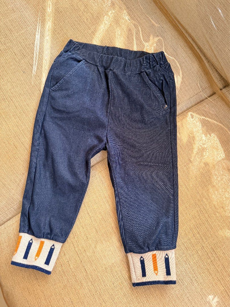 MOIMOLN Pants (Category: Babies & Kids Fashion) located in Quezon City. Submitted by maeber (Listing ID 1440242059, Image 1). Description: Popular Korean kids brand Size: 100cm.