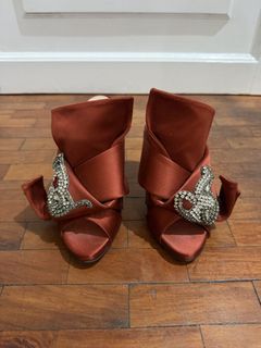 (Category: ) located in . Submitted by prelovedclothes18 (Listing ID 1440286722, Image 1). Description: .