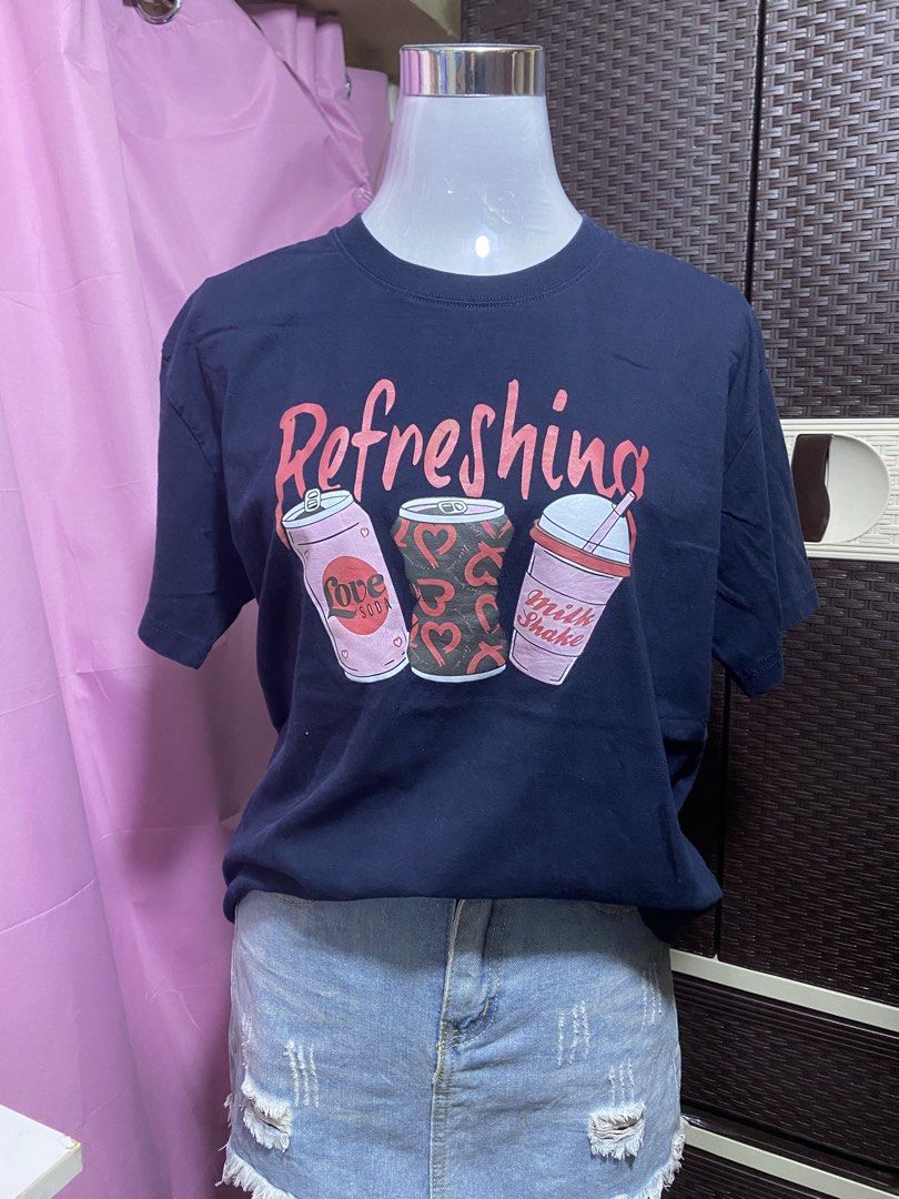 Navy Blue graphic shirt hq (Category: Tshirts & Polo Shirts ) located in Taguig. Submitted by missgirladdict (Listing ID 1440321537, Image 2). Description: unisex with tags fits M-L hq bagong bago pa W: 21 L: 28 Color rate: 10/10 (color may vary due to lighting) Condition: like new Flaws: x Same day delivery via Lalamove or free delivery around Taguig for orders 300 above!!! MOP: Gcash, GoTyme, MariBank.