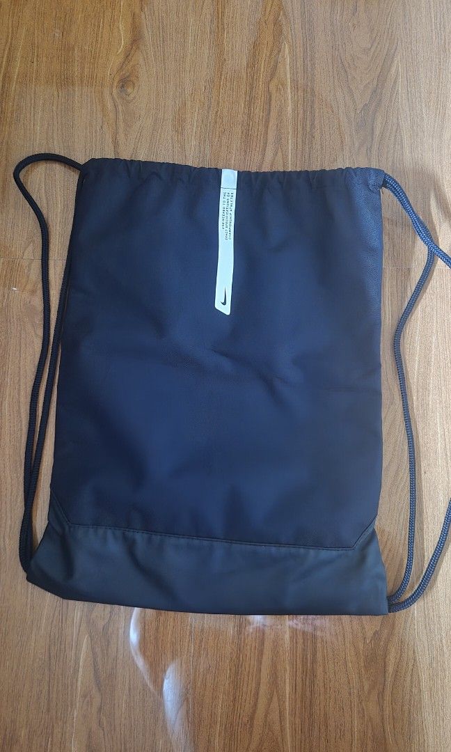 Nike academy drawsstring backpack (Category: Backpacks) located in Valenzuela. Submitted by 0105pml (Listing ID 1440229409, Image 2). Description: .