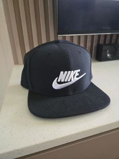 (Category: ) located in . Submitted by sneaker_arch (Listing ID 1440238190, Image 1). Description: .