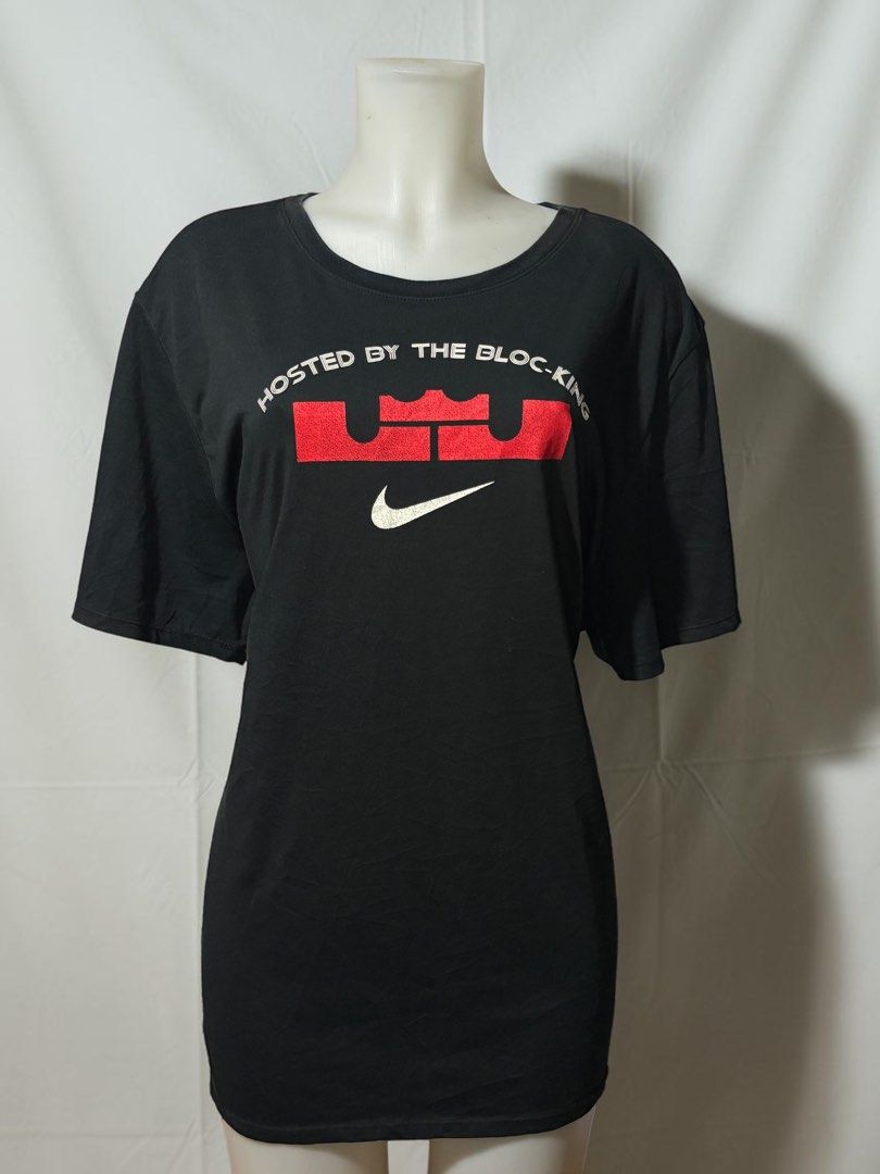 NIKE BLOCK PARTY GRAPHIC TEE (Category: Activewear) located in Batangas. Submitted by claire_14 (Listing ID 1440229876, Image 1). Description: .