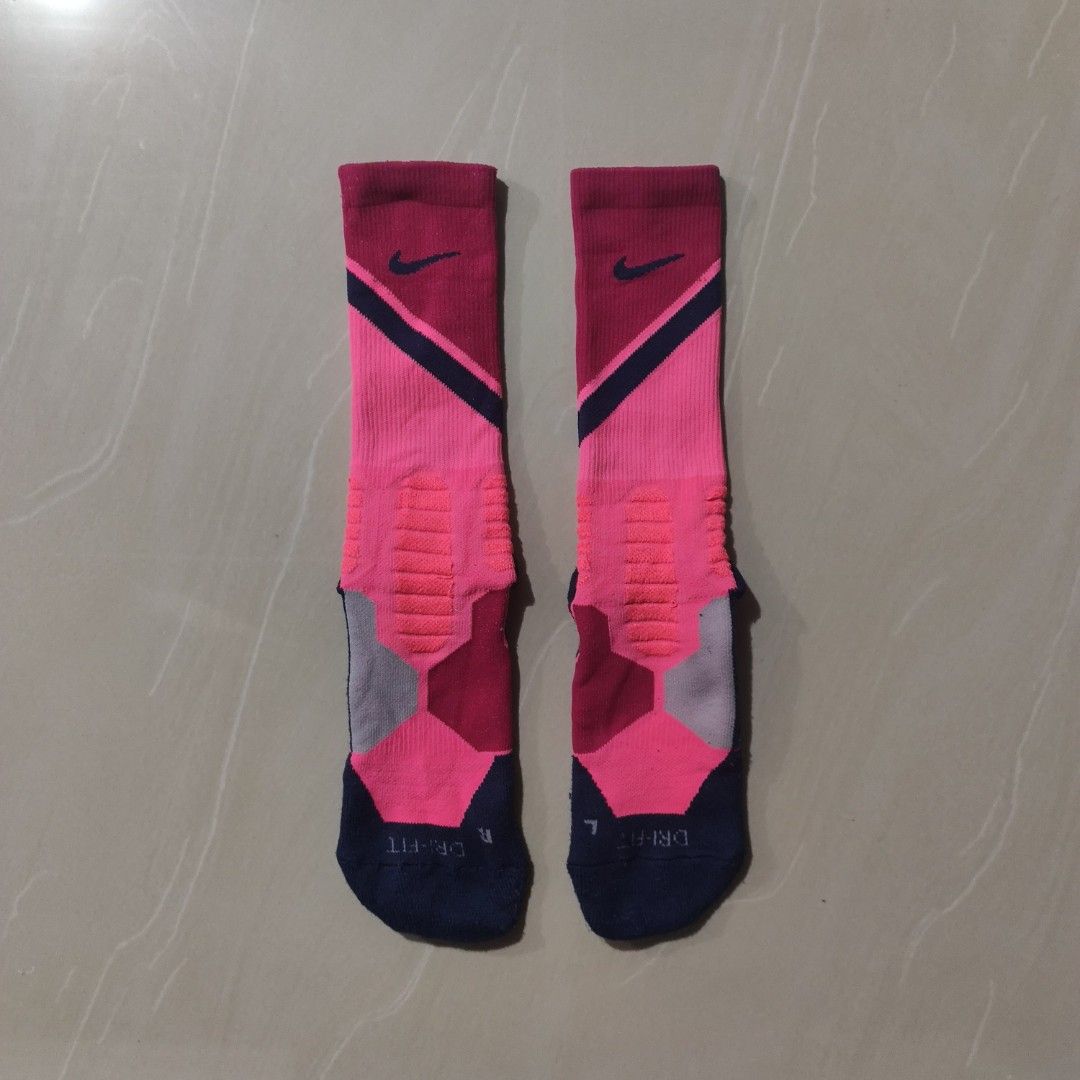 NIKE HYPER ELITE SOCKS (Category: Socks) located in Binangonan. Submitted by variousvintageph (Listing ID 1440348301, Image 2). Description: used but like new condition no flaws no stains no pin holes no issue 600 pesos only.