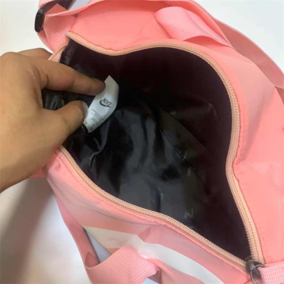 NIKE MINI DUFFLE BAG (Category: Strollers) located in Manila. Submitted by scarlett_hope (Listing ID 1440289525, Image 3). Description: .