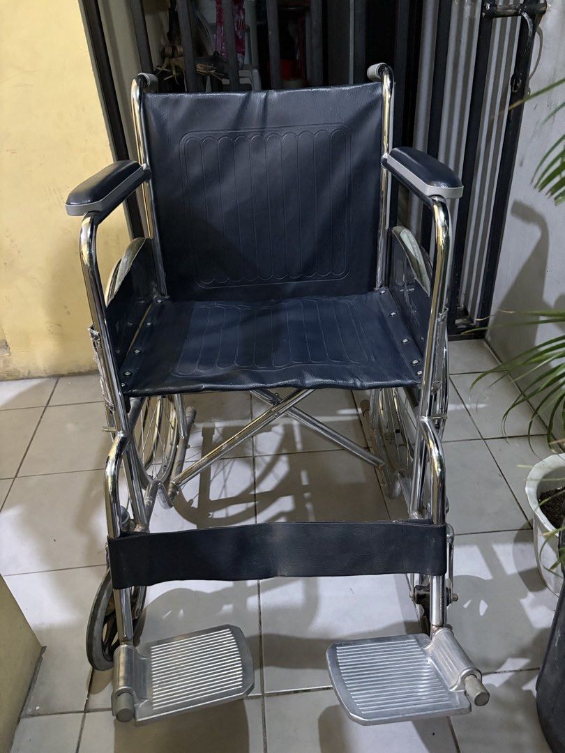 Pediatric Wheelchair (Category: Wheelchairs) located in Caloocan City. Submitted by monnetteb. (Listing ID 1440316994, Image 2). Description: Rush Sale!!! Used only once. No issue, in very good condition. RFS- upgrade Black vinyl seat and backrest. Chrome frame. Large rear wheels with hand rims. Smaller front caster wheels. Footrests are adjustable. Folds for storage. Good for mobility assistance..