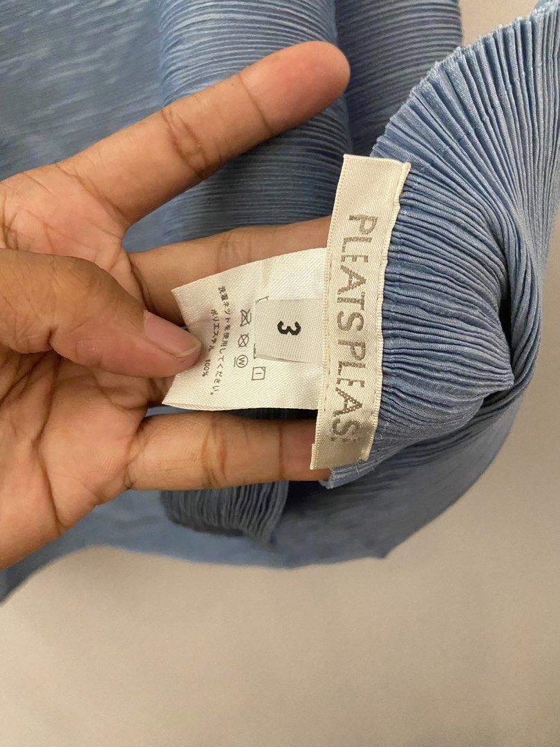 Pleats Please Issey Miyake (Category: Luxury Apparel) located in Aroroy. Submitted by rewear.ag (Listing ID 1440367220, Image 3). Description: .