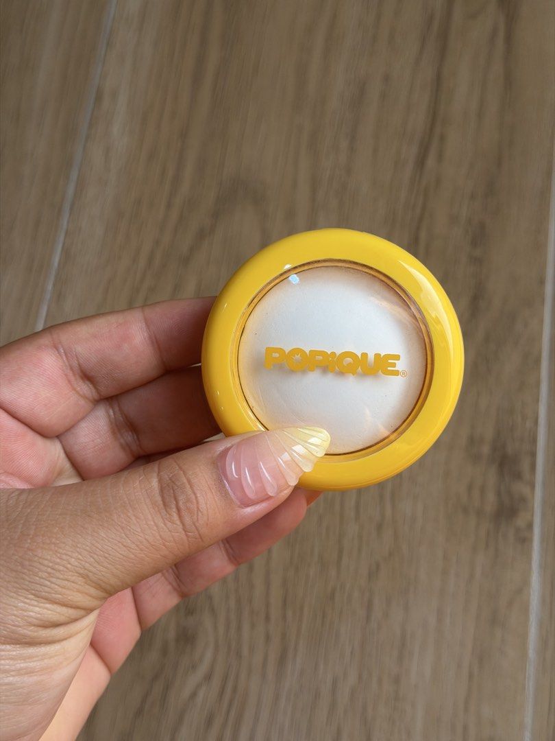 POPIQUE Translucent OO Set & Smooth Baked Powder 5g (Category: Makeup) located in Manila. Submitted by declutterreset.ry (Listing ID 1440271325, Image 2). Description: - POPIQUE Translucent OO Baked Powder - Sets and smooths your makeup for a flawless finish - Adds a brightening effect - Convenient 5g compact size, perfect for on-the-go touch-ups.