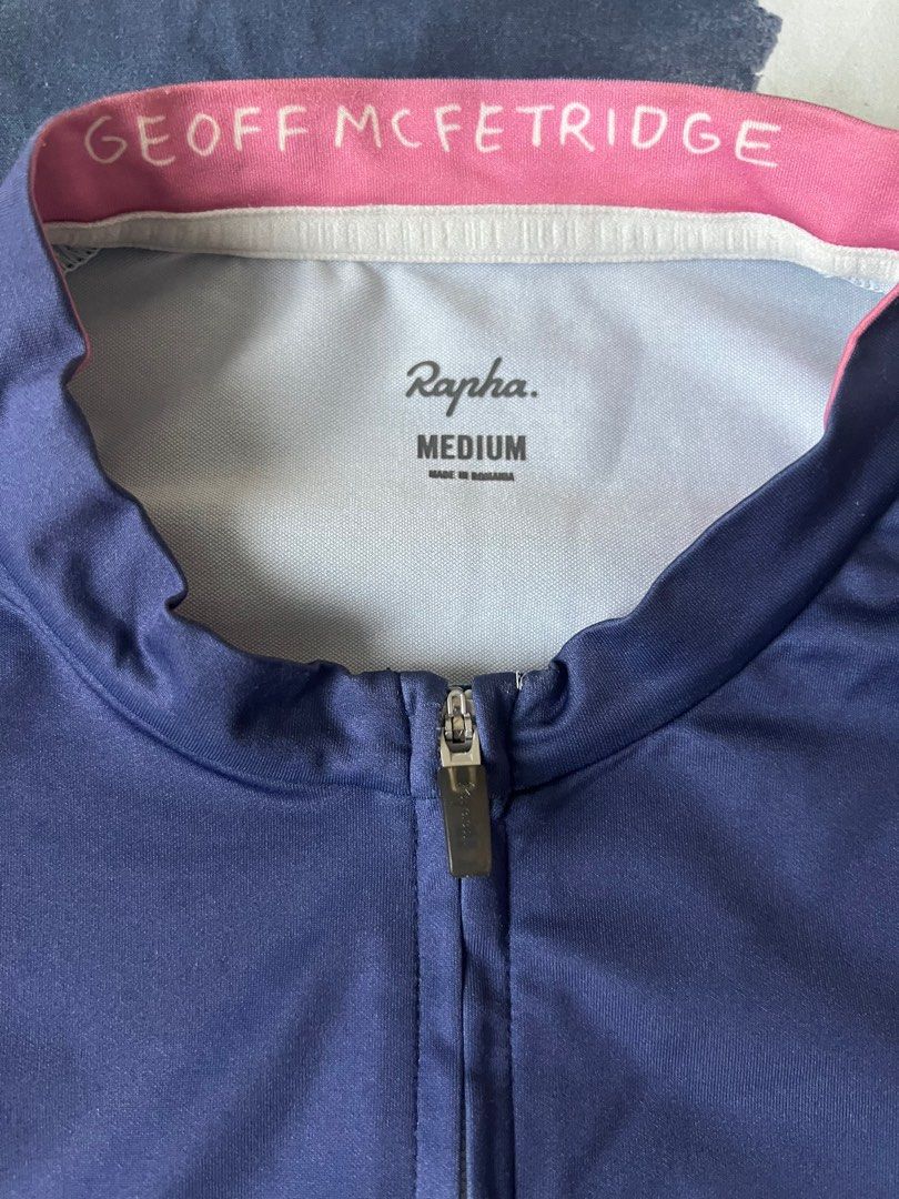 Rapha rcc x geoff Mcfetridge medium (Category: Activewear) located in Manila. Submitted by cyclinggoods (Listing ID 1440300556, Image 3). Description: Rapha rcc x geoff mc fetridge Medium Good condition 4.5k Shipping c/o buyer.