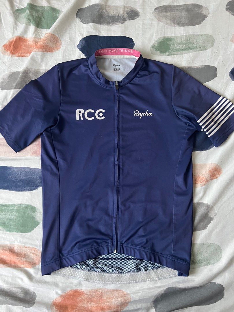 Rapha rcc x geoff Mcfetridge medium (Category: Activewear) located in Manila. Submitted by cyclinggoods (Listing ID 1440300556, Image 1). Description: Rapha rcc x geoff mc fetridge Medium Good condition 4.5k Shipping c/o buyer.