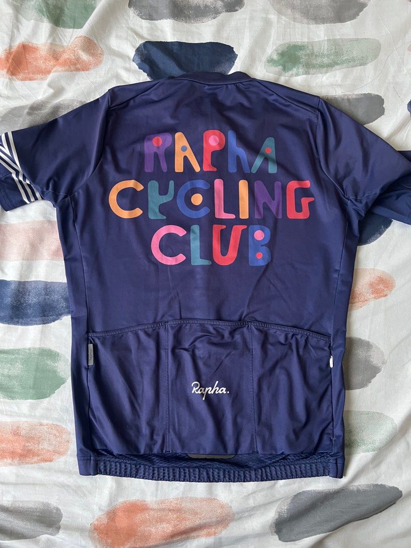 Rapha rcc x geoff Mcfetridge medium (Category: Activewear) located in Manila. Submitted by cyclinggoods (Listing ID 1440300556, Image 2). Description: Rapha rcc x geoff mc fetridge Medium Good condition 4.5k Shipping c/o buyer.