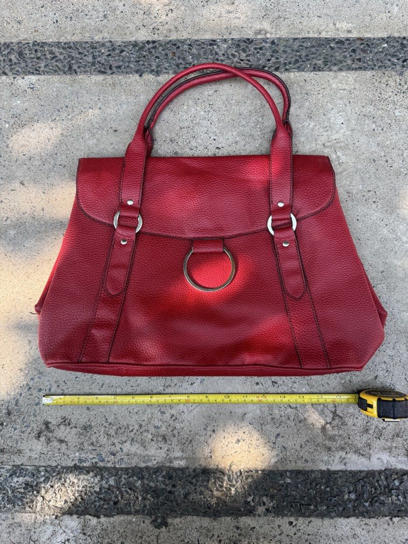 Red Shoulder Bag (Category: Shoulder Bags) located in San Juan City. Submitted by outwithit (Listing ID 1440332664, Image 1). Description: Dm for more information -More pictures about the product -Close up pictures -Type of material RFS: Decluttering Can negotiate if buying 2 or more items Delivery fee will be shouldered by buyer Strictly payment first if delivery/ No COD Manage your expectations .