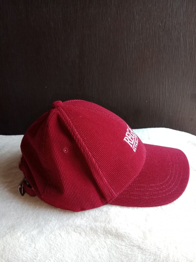 Regatta Established 1989 Red Corduroy Baseball Cap (Category: Caps & Hats) located in Manila. Submitted by angeloarce64172 (Listing ID 1440241611, Image 3). Description: Red corduroy cap from Regatta. Established 1989 logo embroidered on the front. Adjustable strap at the back. Corduroy texture. Great for casual wear..