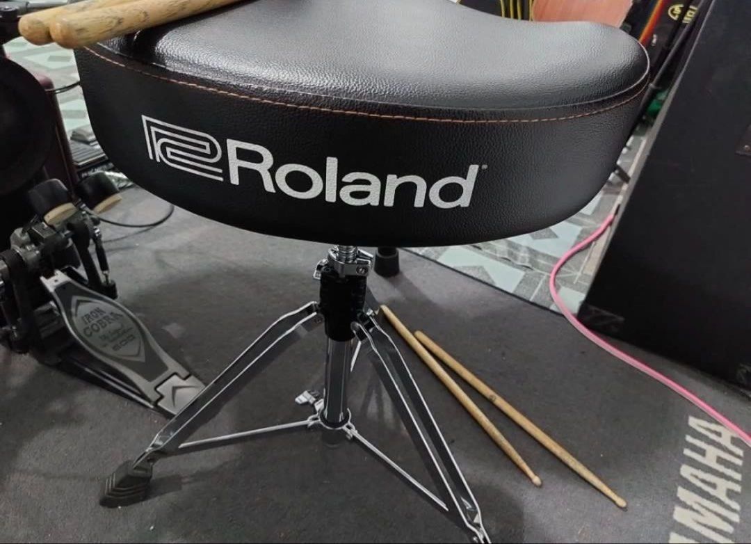 Roland TD17KVX Electric Drums (Category: Musical Instruments) located in Mandaluyong City. Submitted by tidehunter40519 (Listing ID 1440357742, Image 1). Description: Bought last March 2021 for 160k Will sell it for 110k fix price po! Save 50k!!! Roland TD17KVX Iron Cobra 600 Double Pedal Iron Cobra Hihat Pedal Roland Saddle Drum Throne Yamaha Drum Carpet With complete Manuals RFS: Need funds for business .