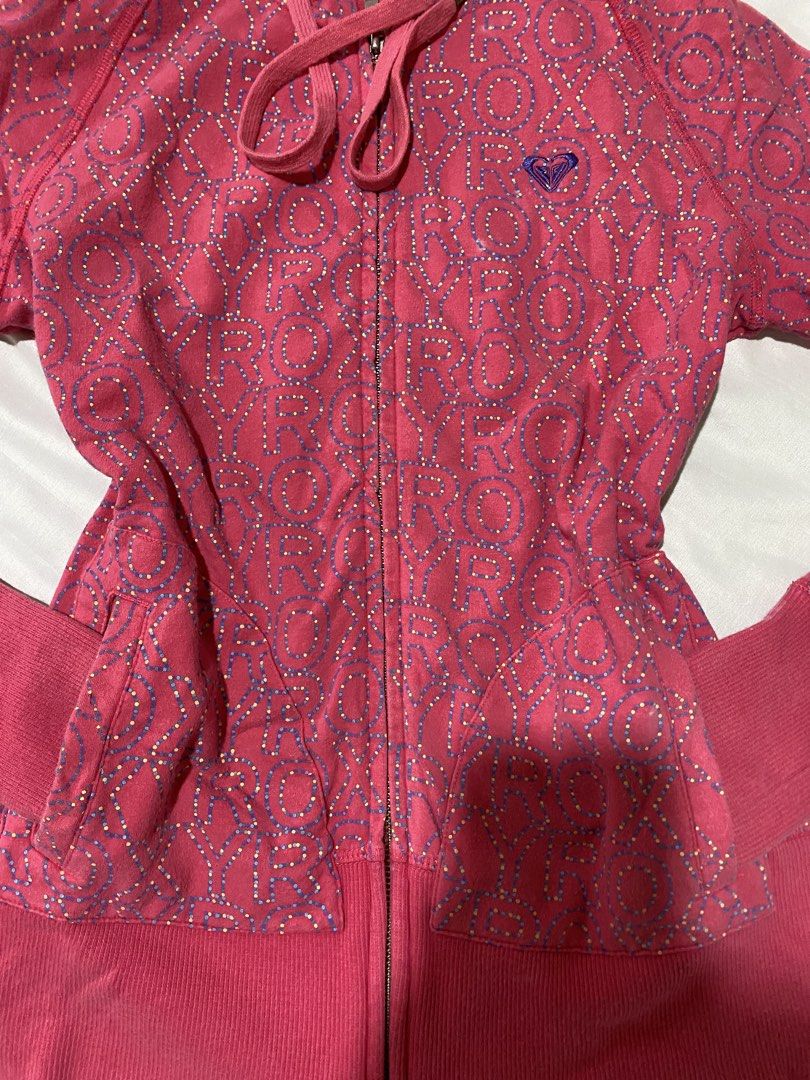 ROXY Jacket (Category: Coats, Jackets and Outerwear) located in Baguio. Submitted by pussycatdollz (Listing ID 1440336761, Image 3). Description: ✿ small ✿ has flaws check photos for reference (white stains on wrist & arm).